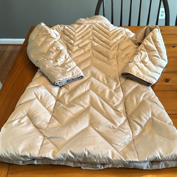 Ladies Warm Winter Coat - Picture 7 of 15